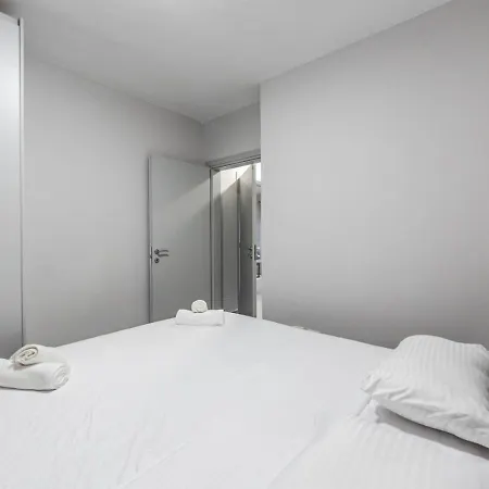 Seaview By Pikhost Apartment