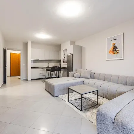 Apartment Seaview By Pikhost