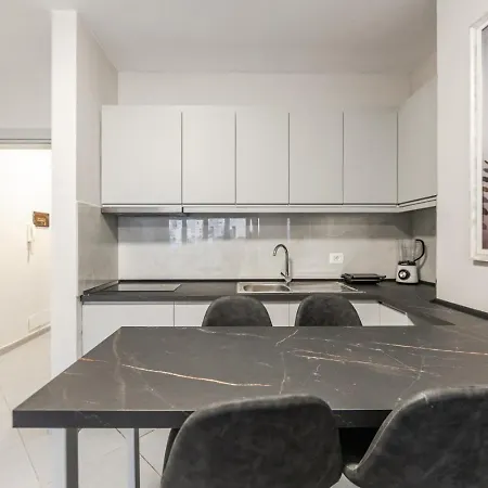 Apartment Seaview By Pikhost Sarande